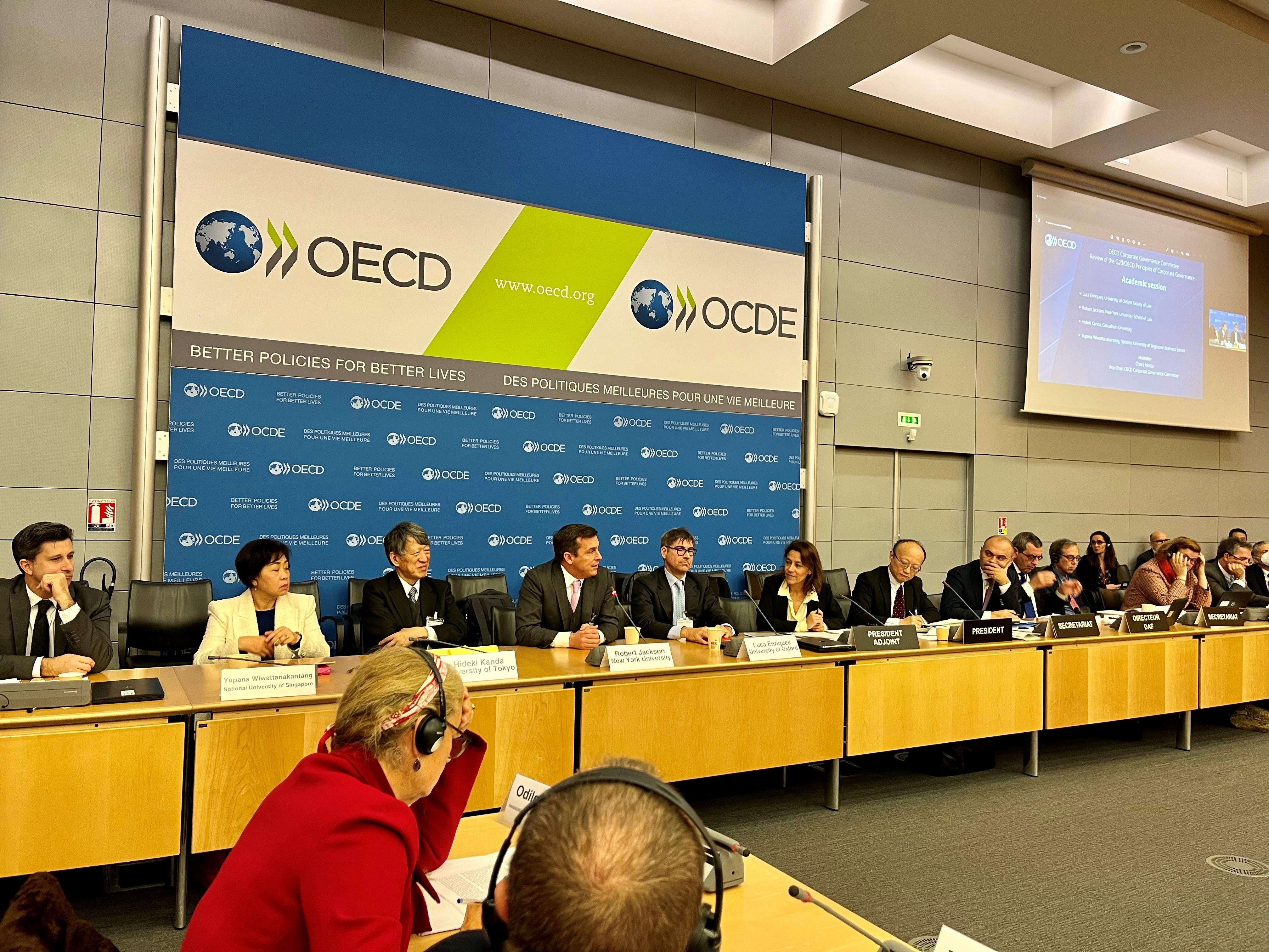 Panel of OECD members Panel of OECD members including Professor Luca Enriques